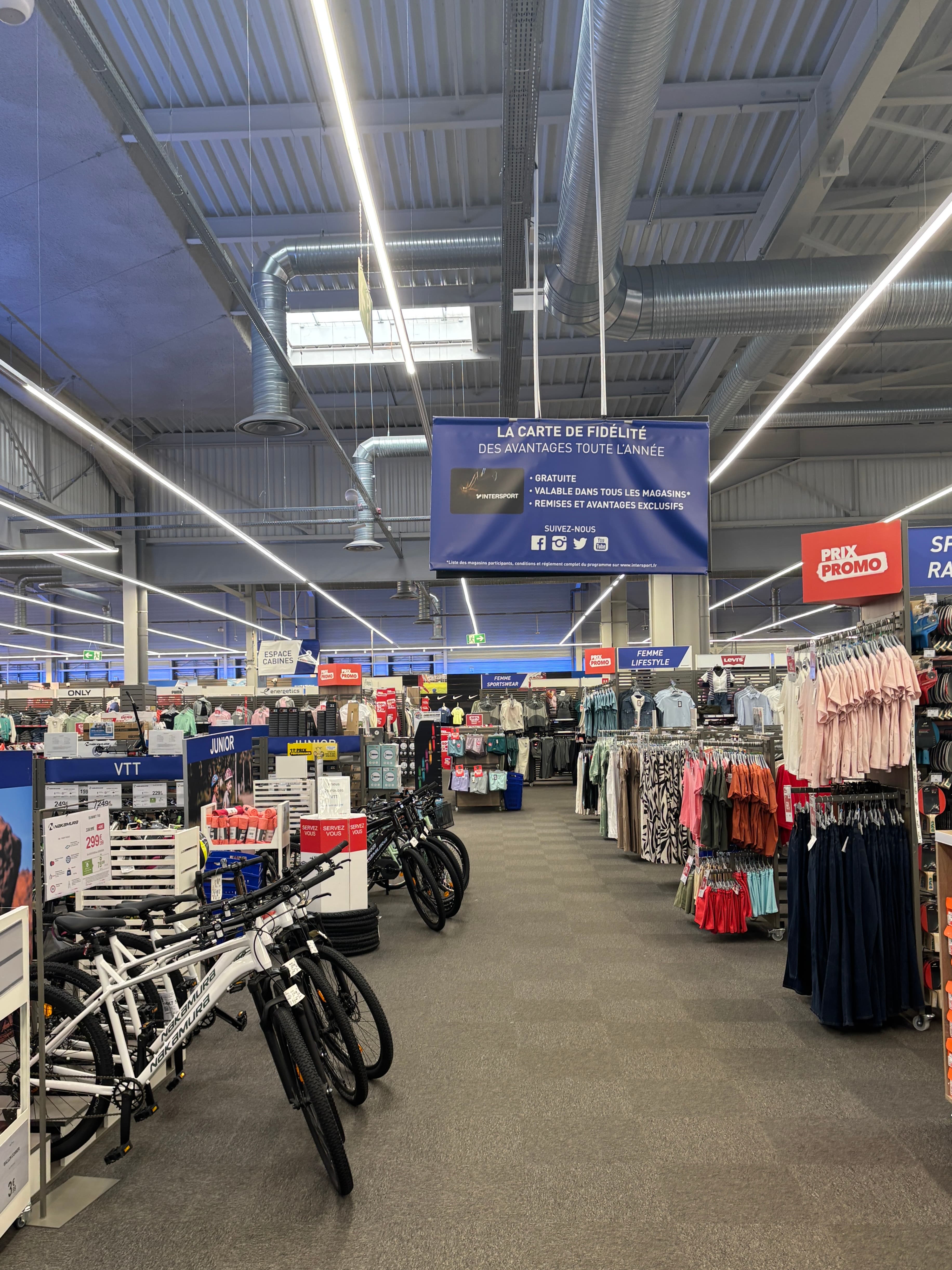 Nettoyage professionnel d'un espace commercial